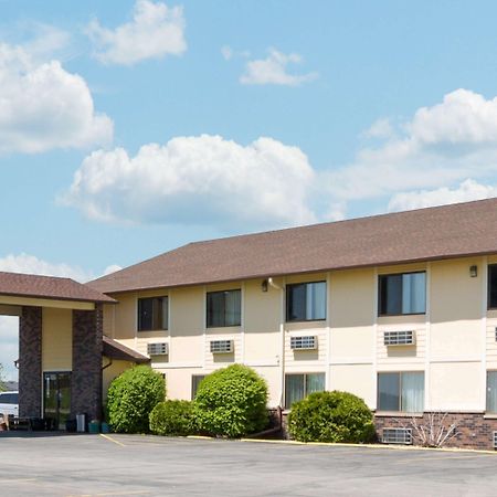 Super 8 By Wyndham Perry Ia Hotel Luaran gambar