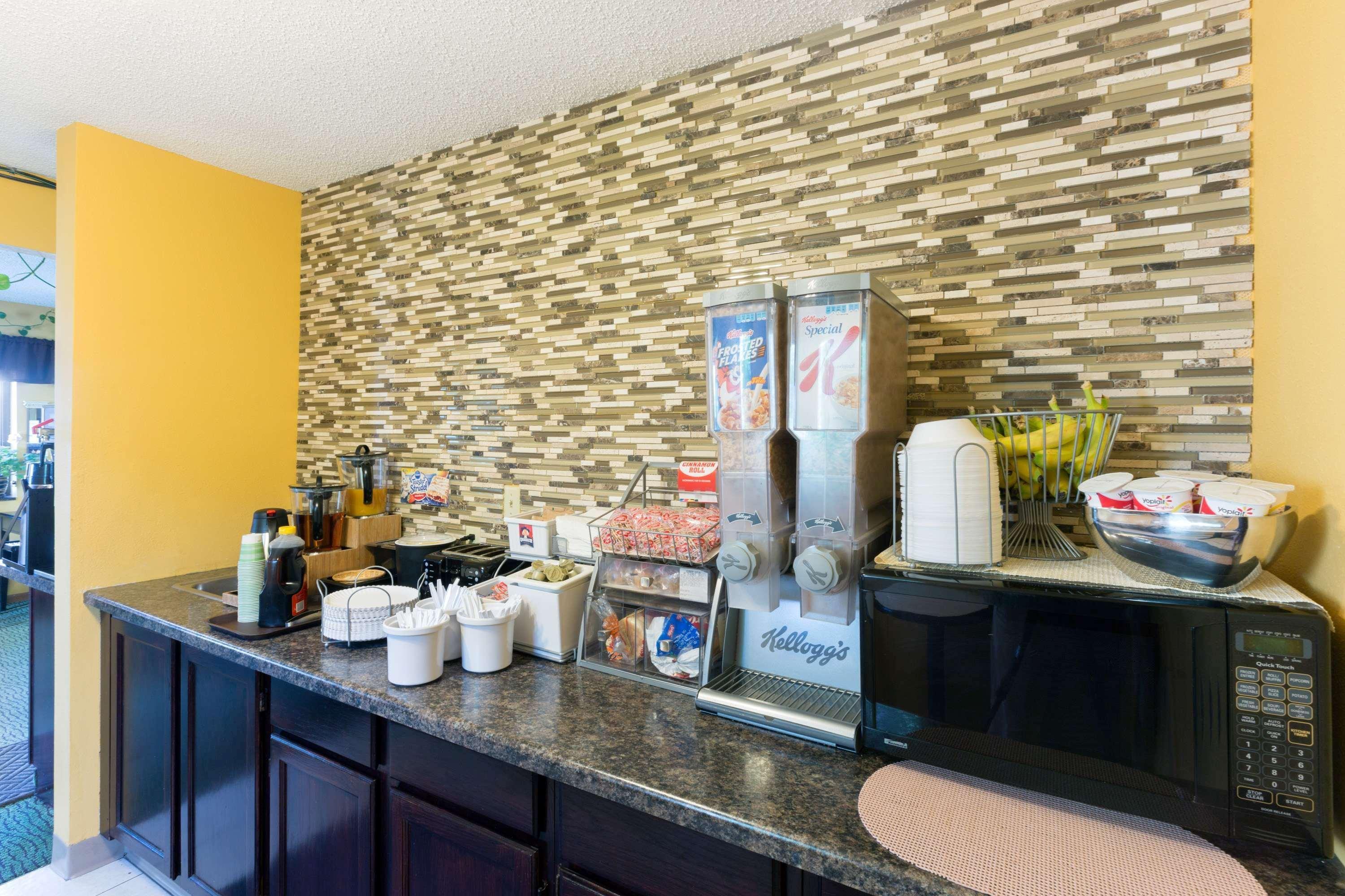 Super 8 By Wyndham Perry Ia Hotel Luaran gambar