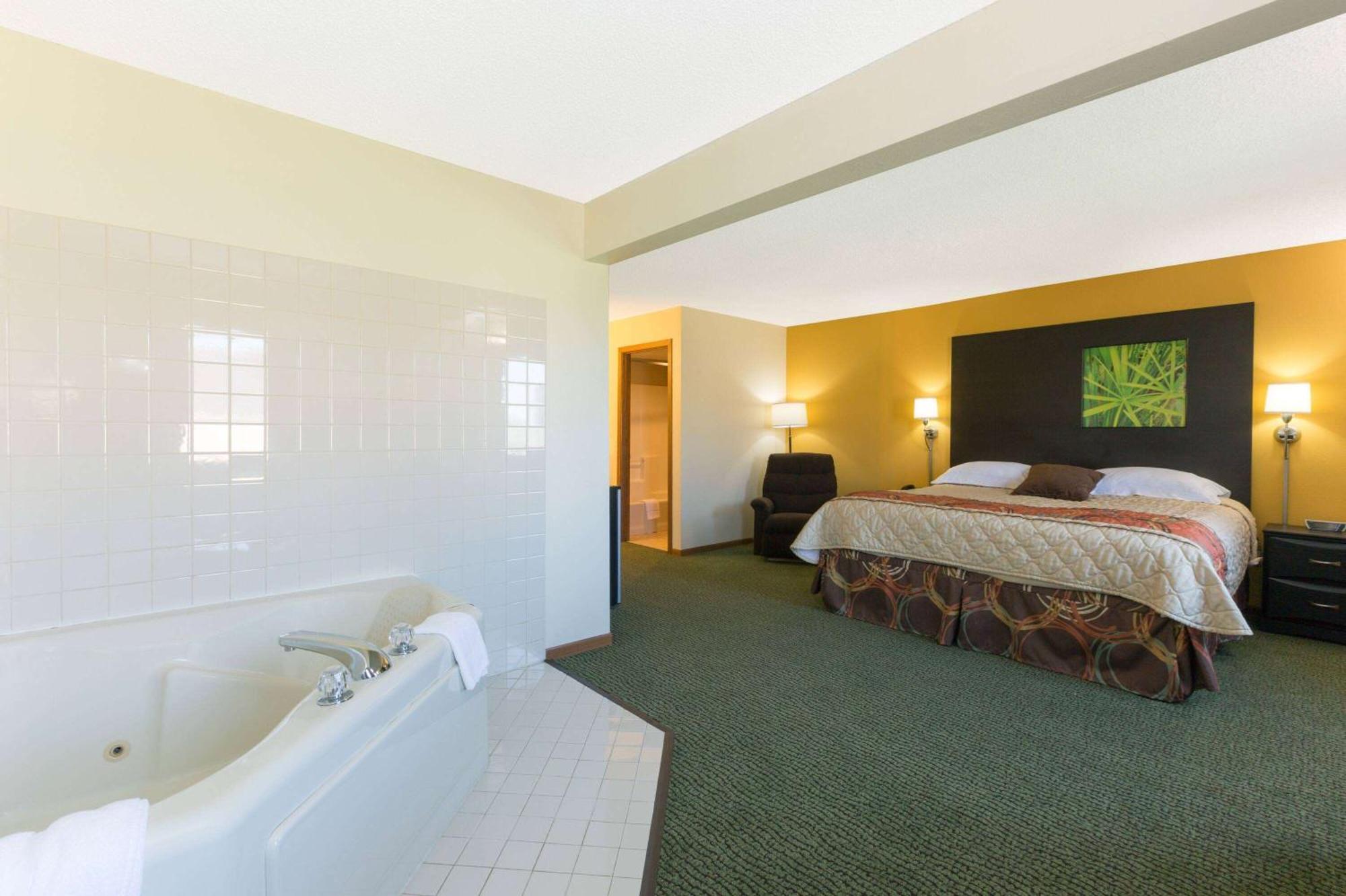Super 8 By Wyndham Perry Ia Hotel Luaran gambar